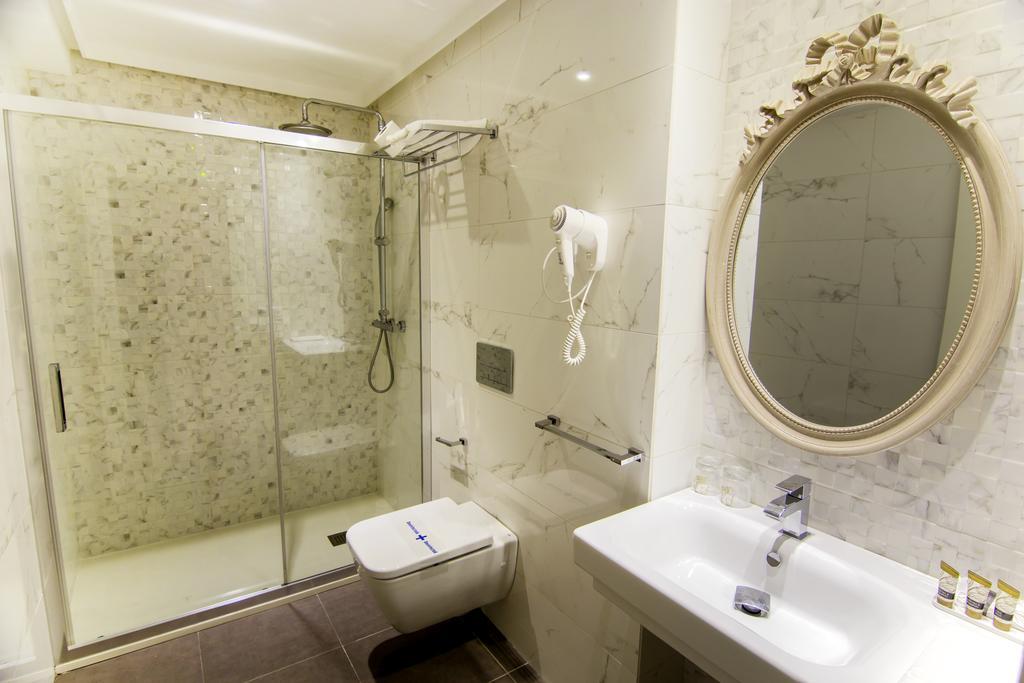 Natura Petit Hotel 2*